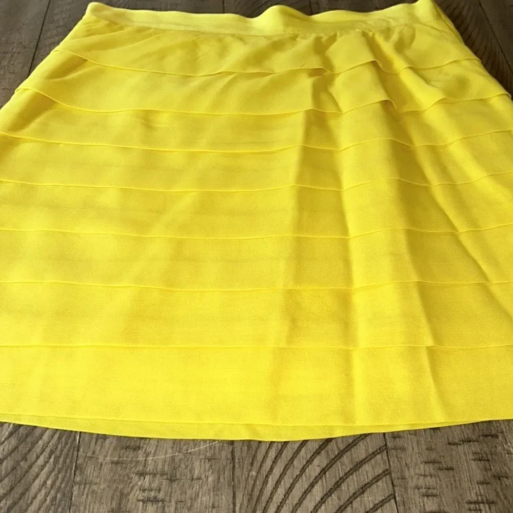 CHIC Daisy Yellow Layered & Lined Silk Go Go Skirt for Go Go Days ☀️ & Nights🌙